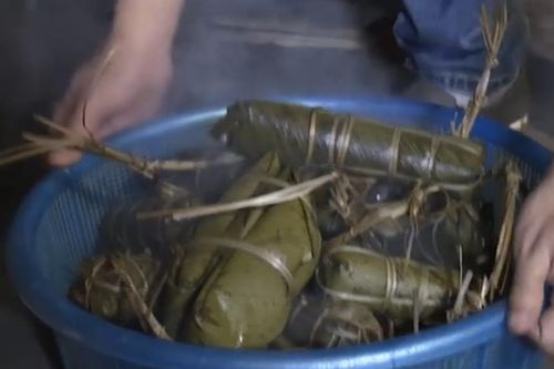 Bánh chưng đen Mường Lò