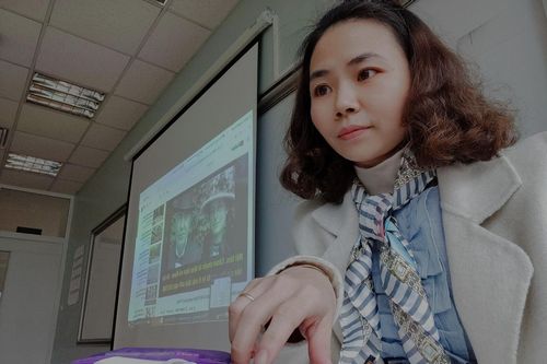 Dạy học 'xoay như chong chóng' trong dịch bệnh, thầy cô vẫn hạnh phúc với nghề