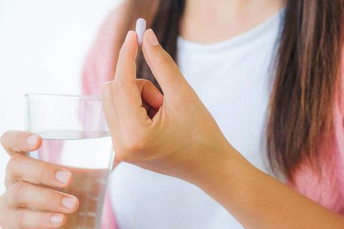 5 loại thuốc không thể thiếu cho trẻ mắc Covid điều trị tại nhà