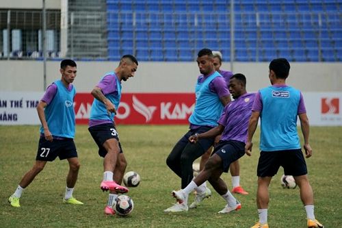 Hồng Lĩnh Hà Tĩnh có ngoại binh mới trong ngày tiếp cận sân Hòa Xuân