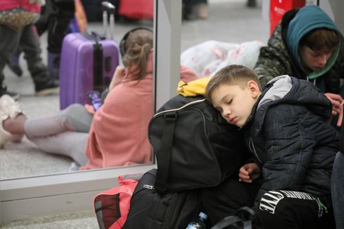 Hơn 700.000 người từ Ukraine đã nhập cảnh, sơ tán sang Ba Lan