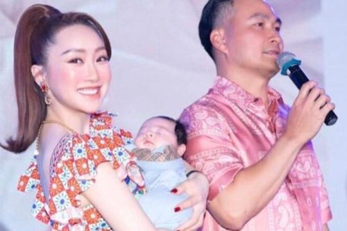 Quý tử nhận được 700 triệu đồng tiền mừng đầy tháng, bà xã Chi Bảo xin gửi toàn bộ số tiền làm từ thiện