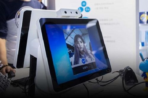 Trường học bắt học sinh quét mặt nhận dạng, phụ huynh bất bình