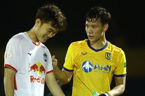 HLV Huy Hoàng: 'Ngọc Hải quá hiểu cầu thủ HAGL nên SLNA chiến thắng'
