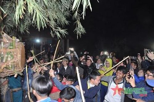 Lễ hội đập trống của người Ma Coong