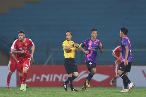 HLV Sài Gòn FC: Trọng tài đã quá 'nặng tay' khiến đội nhà gặp bất lợi