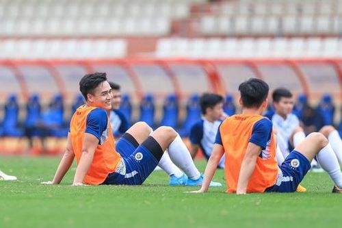 Chốt lịch đấu bù của Câu lạc bộ Hà Nội
