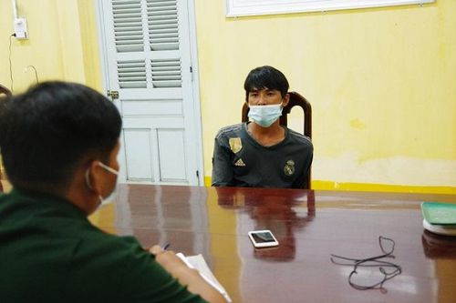 An Giang: Bắt đối tượng mang 'hàng nóng' vận chuyển 2kg ma túy đá qua biên giới