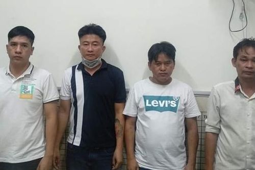 Mâu thuẫn qua điện thoại, kéo đồng bọn đến đánh người