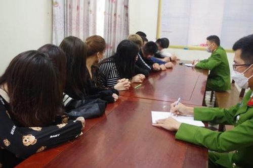11 nam nữ thuê nhà hàng 'mở tiệc' ma túy giữa thời điểm dịch