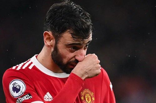 Gary Neville thấy xấu hổ khi làm cổ động viên MU