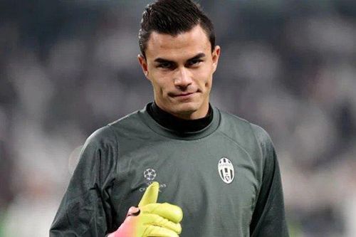 Tuyển Indonesia chờ lời đồng ý nhập tịch của cựu thủ môn Juventus