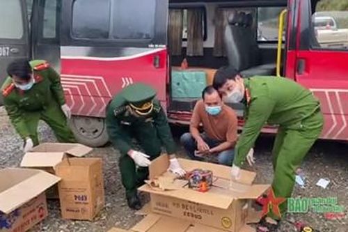 Quảng Trị phát hiện, bắt giữ đối tượng vận chuyển trái phép pháo nổ