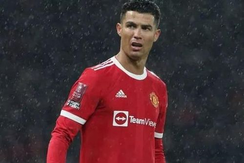 Ronaldo 'gây sốc' dù không ra sân thi đấu derby thành Manchester