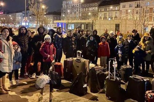 Nhanh chóng, kịp thời đưa người Việt tại Ukraine về nước