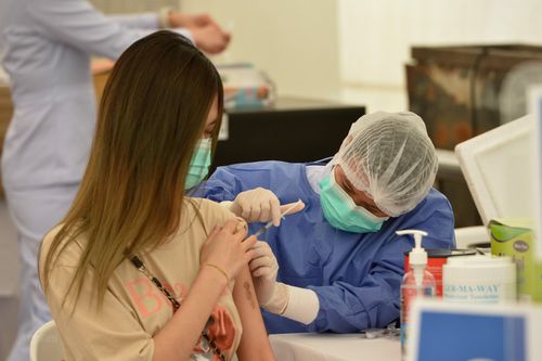 Cảnh báo nguy cơ mắc bệnh tim mạch đối với người không tiêm vaccine