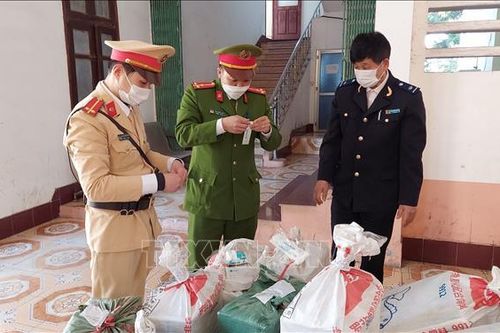 Thu giữ nhiều dụng cụ test nhanh COVID-19 không rõ nguồn gốc
