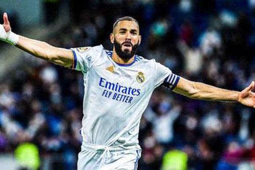 Benzema sánh ngang Messi, áp sát Di Stefano