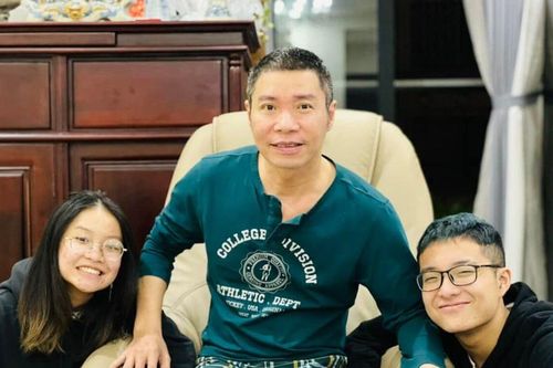 NSND Công Lý nói câu đầy xúc động khi các con đến thăm
