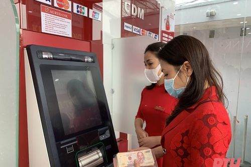 Các chi nhánh Agribank đẩy mạnh phát triển các dịch vụ ngân hàng điện tử
