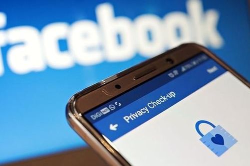 Không kích hoạt Protect, người dùng Facebook 'bị dọa' khóa tài khoản