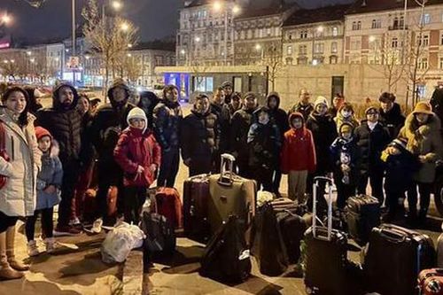 Nỗ lực sơ tán, tăng cường thêm chuyến bay đón người Việt tại Ukraine về nước