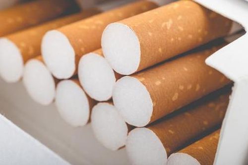 Hút thuốc làm tăng nguy cơ trở nặng hoặc tử vong khi mắc COVID-19
