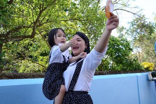 Hạnh phúc và đắng cay trên hành trình được làm mẹ