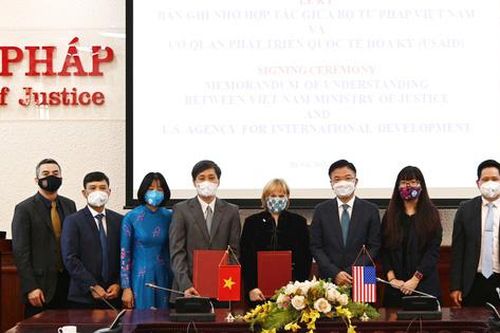 Nâng cao năng lực giải quyết tranh chấp thương mại và đầu tư ngoài tòa án tại Việt Nam
