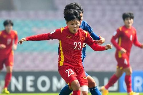 Bích Thùy nghẹn ngào chia sẻ về người cha quá cố trên trang chủ FIFA