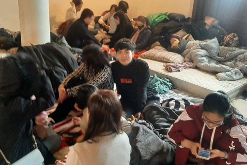 Từ biên giới Ba Lan: Cuộc tháo chạy kinh hoàng và tấm lòng của bà con Việt Kiều với người di tản