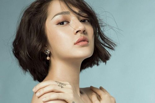 Bảo Anh đăng hình bán nude gợi cảm, kêu gọi bình đẳng giới
