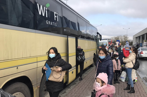 Thêm 270 công dân Việt Nam sơ tán từ Ukraine về nước trong ngày 10/3