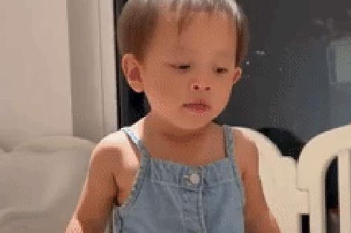 Lisa nhà Hồ Ngọc Hà có màn 'độc thoại' cực hài hước chẳng kém gì em trai Leon