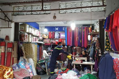 Trang bị kỹ năng thoát nạn, dập lửa cho tiểu thương tại các chợ, siêu thị