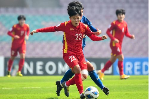 Bích Thùy kể về người cha quá cố của mình trên trang chủ FIFA