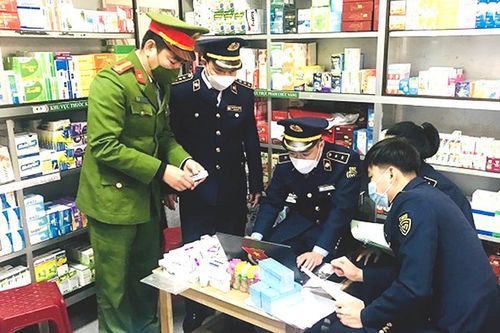 Nghệ An thu giữ hàng chục nghìn kit test nhanh Covid-19 không rõ nguồn gốc