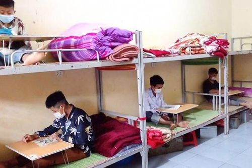 Trường vùng cao đưa học sinh ngoại trú vào ở bán trú để phòng dịch