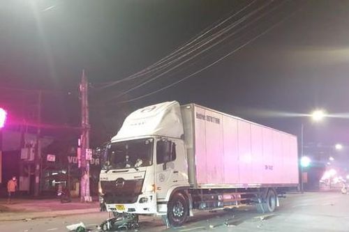 Xe máy tông trực diện xe tải, nam sinh 17 tuổi ở Hà Tĩnh tử vong