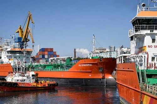 Khoảng 70% lượng dầu xuất khẩu đường biển của Nga không có người mua