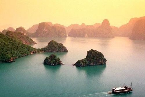 Lên phương án 'hồi sinh' hoàn toàn du lịch đón khách đến Vịnh Hạ Long, Yên Tử