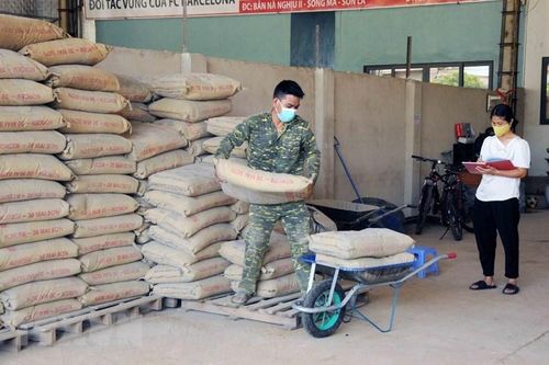 Hà Nội: Đua theo xăng, giá các loại vật liệu xây dựng tăng mạnh