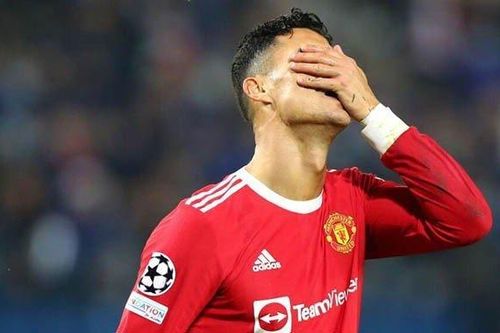 Ronaldo trở lại Man United sau khi 'trốn về' Bồ Đào Nha