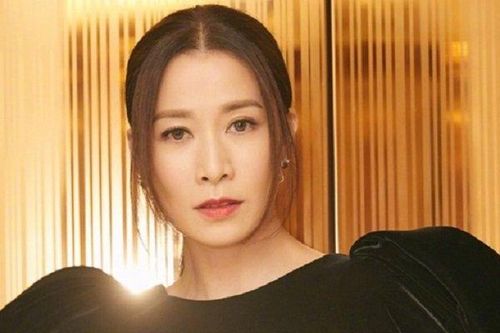 'Nhất Tỷ TVB' Xa Thi Mạn lên tiếng về tin đồn hẹn hò với trai trẻ ở độ tuổi U50