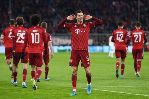 Hủy diệt Salzburg, Bayern gầm vang vào tứ kết