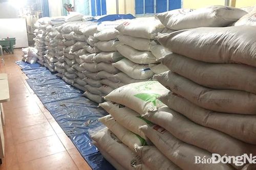 Phát hiện hàng chục tấn đường nghi nhập lậu