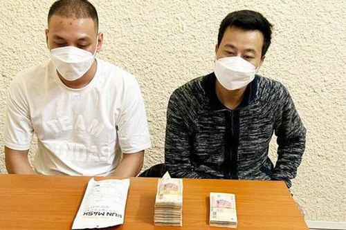 Hai kẻ mang súng giả vào ngân hàng cướp 500 triệu khai gì?