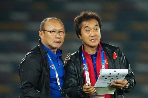 Ông Lee Young-jin làm quyền HLV trưởng U23 Việt Nam