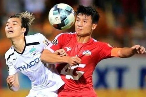 Bùi Tiến Dũng lỡ trận đối đầu Công Phượng