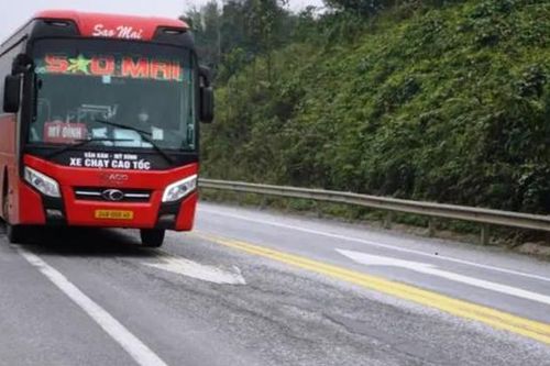 Khẩn trương khắc phục hư hỏng trên cao tốc Nội Bài - Lào Cai